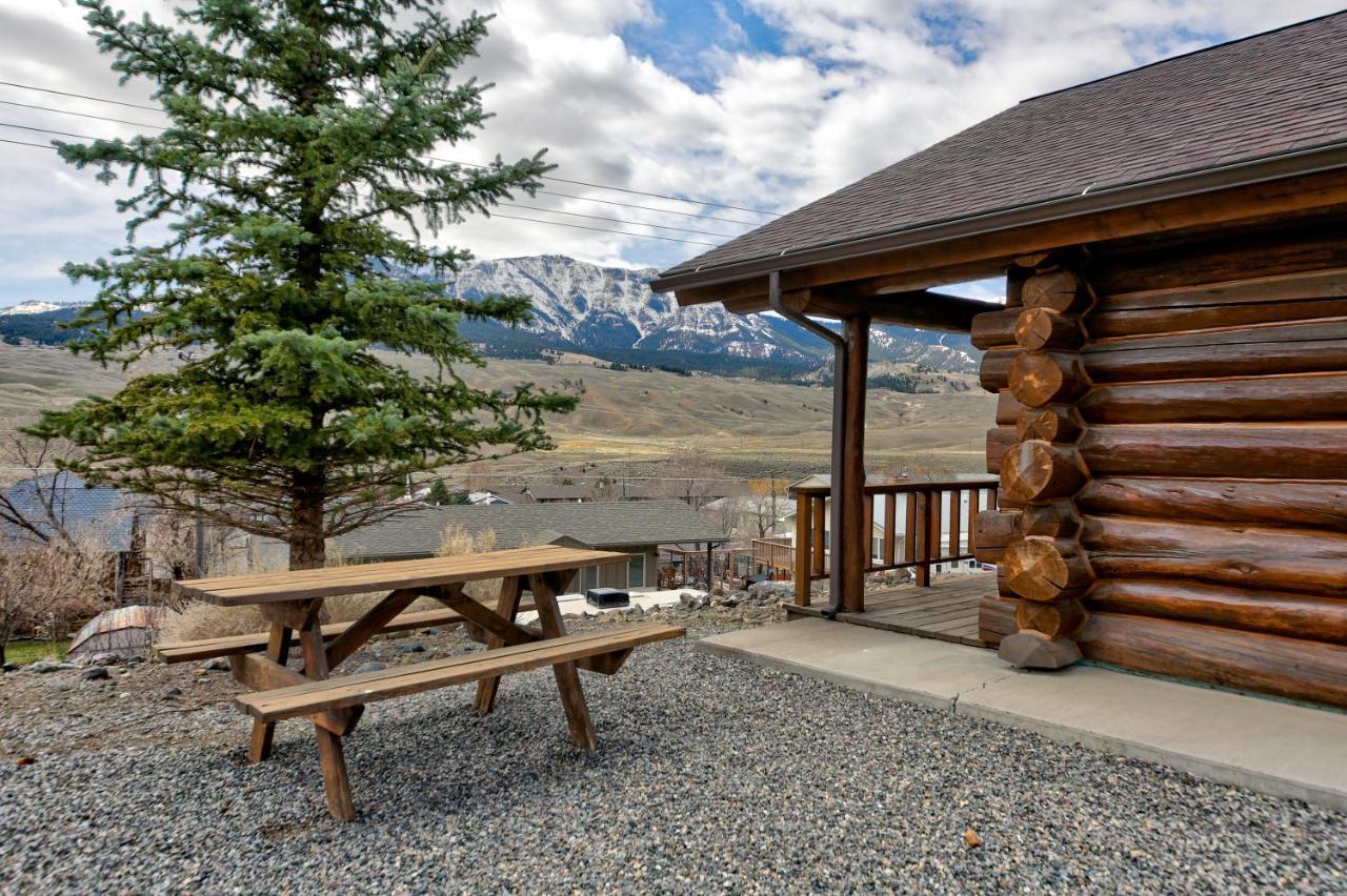 Roosevelt Hotel - Yellowstone Гардинър Екстериор снимка