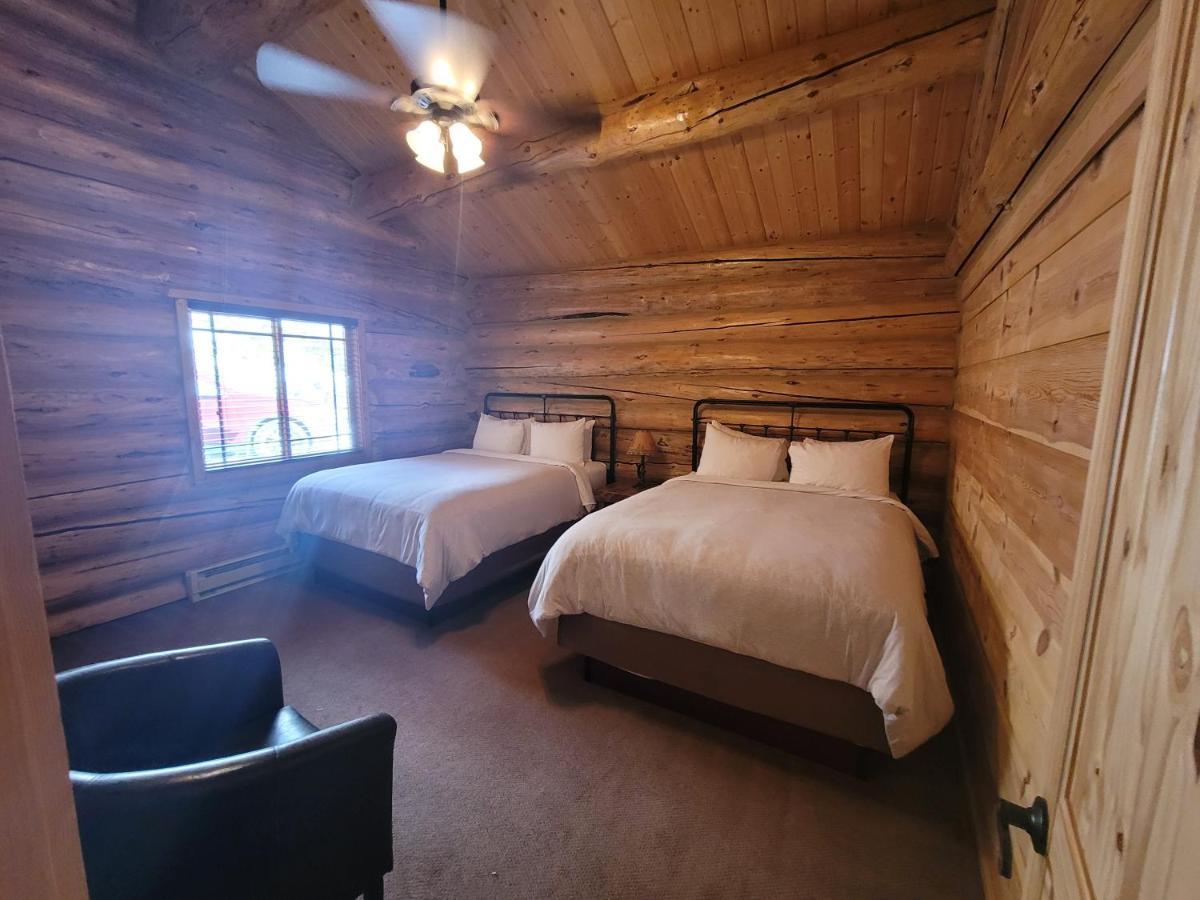 Roosevelt Hotel - Yellowstone Гардинър Екстериор снимка
